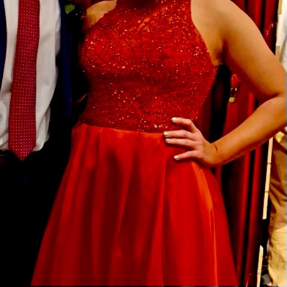 Milano, red, long, formal, prom dress with sequins bodice. Size 10. Has POCKETS! - Picture 10 of 10